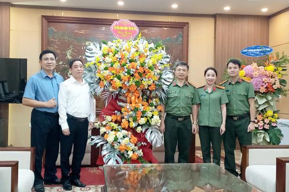 Liên đoàn Doanh nghiệp tỉnh Phú Thọ chúc mừng Ngày truyền thống Công an Nhân dân