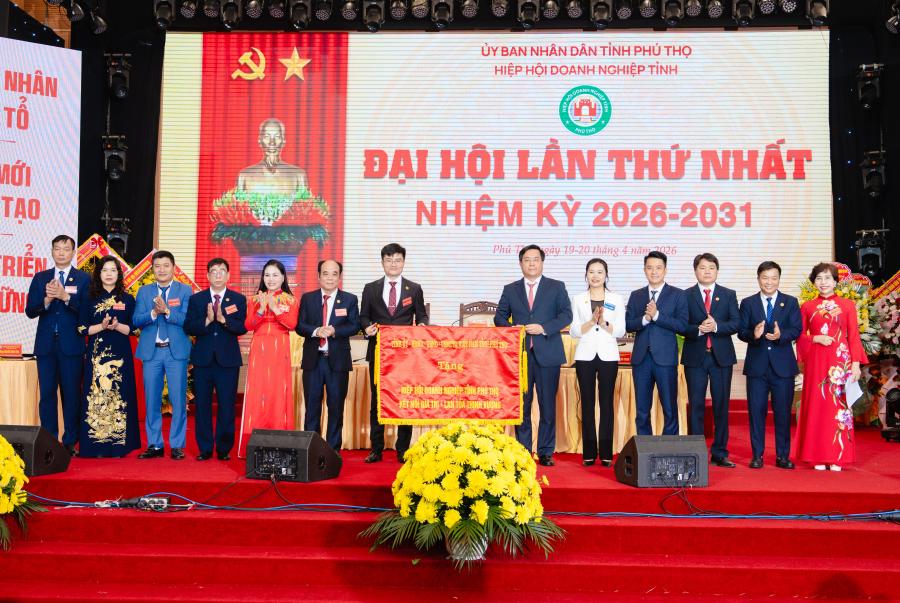 Hiệp hội doanh nghiệp tỉnh Phú Thọ vinh dự nhận bằng khen của VCCI và UBND tỉnh Phú Thọ